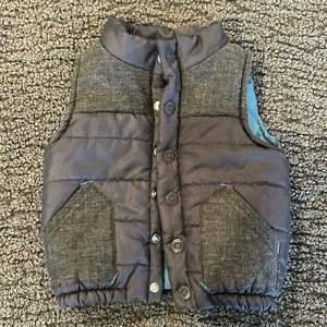 Oshkosh, 12 month vest